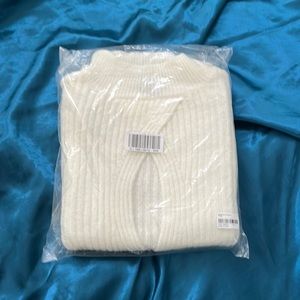 NEW Forever 21 Cream White Sweater Balloon Long Sleeves Mock Turtle Neck Cut Out